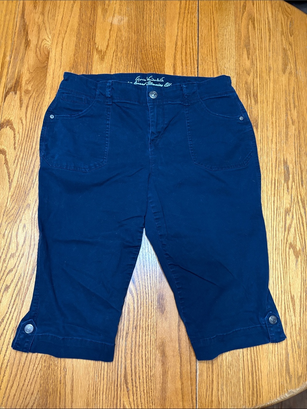Gloria Vanderbilt Navy Capri Pants